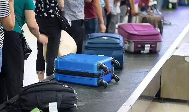 機(jī)場托運(yùn)行李&ldquo;秘籍&rdquo;! 只要這幾招, 就能讓你的行李優(yōu)先被送出來