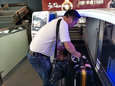 東航在白云機(jī)場T1航站樓推自助行李托運服務(wù)